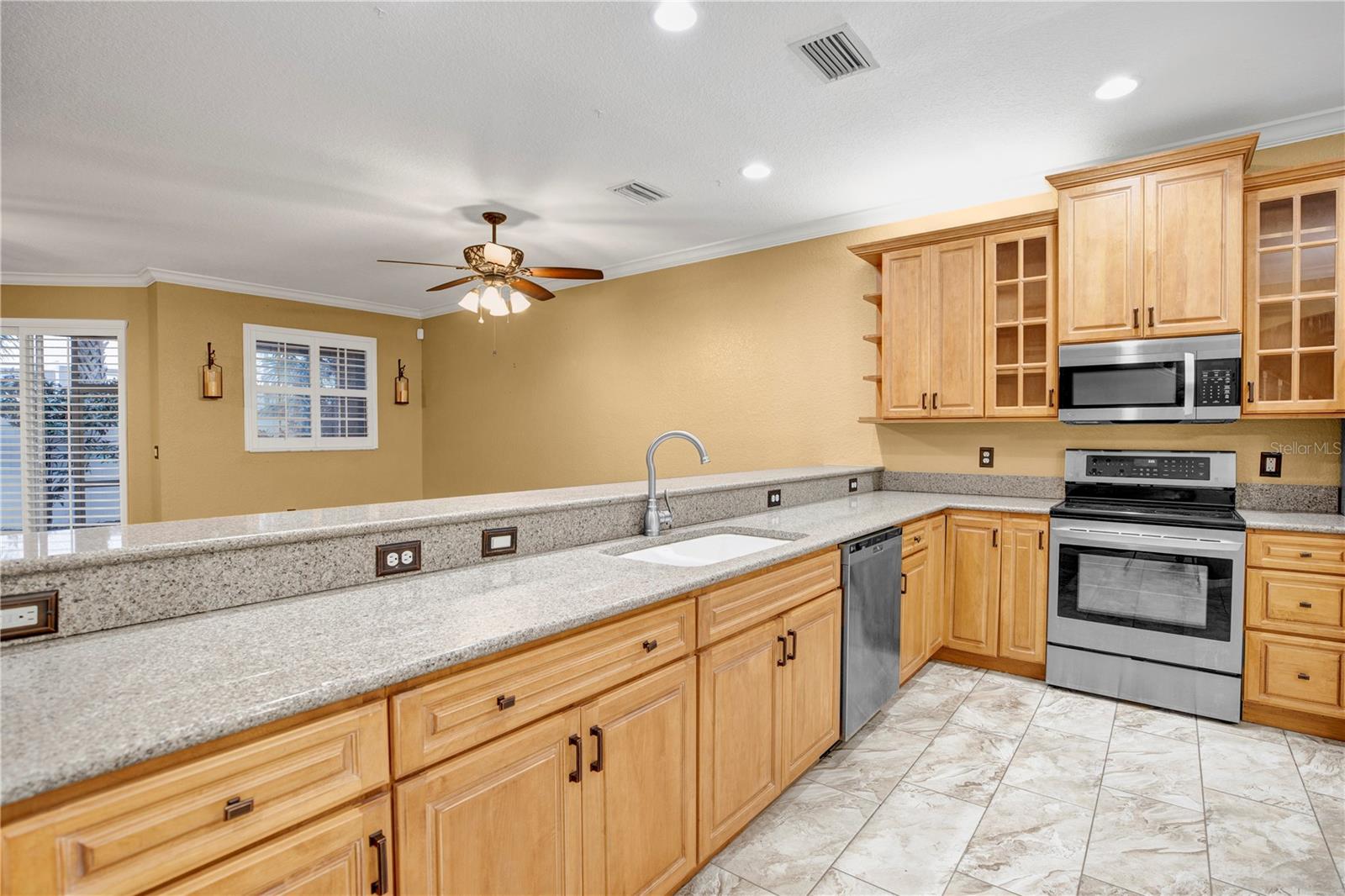 Listing photo id 12 for 9715 Taylor Rose Lane 9715