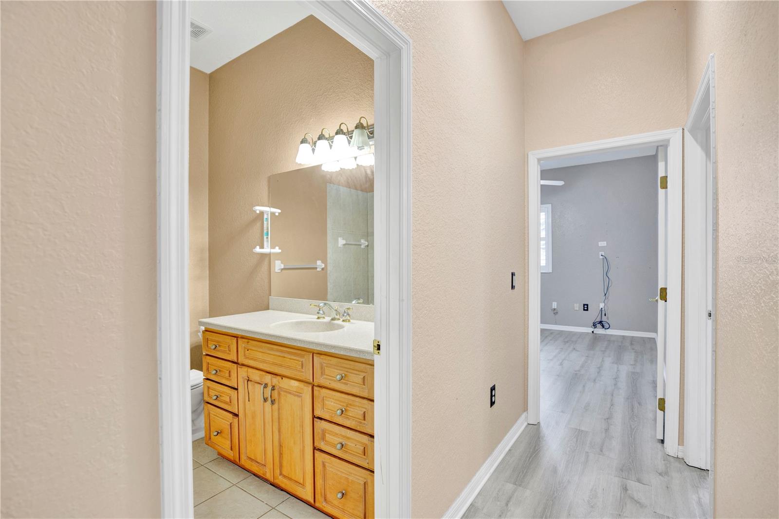 Listing photo id 29 for 9715 Taylor Rose Lane 9715