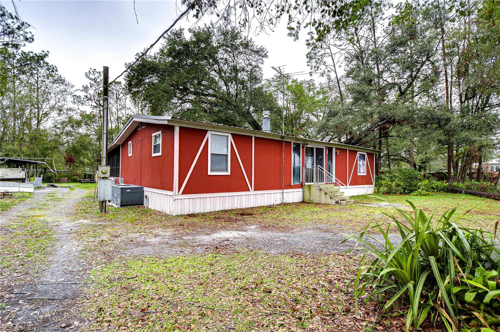 Listing photo id 14 for 2211 O'keefe Place