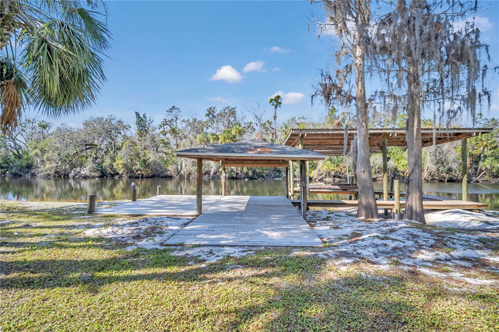 Listing photo id 27 for 11624 Monette Road