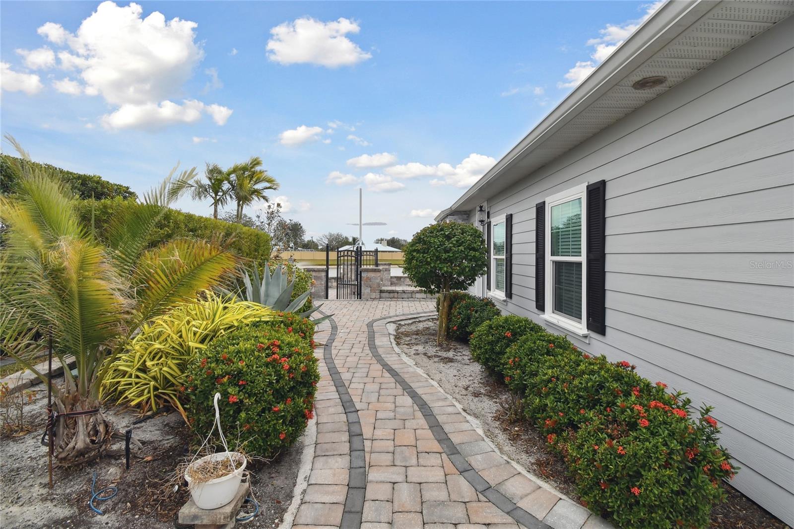 Image 3 of 67 For 8239 Sand Crane Circle