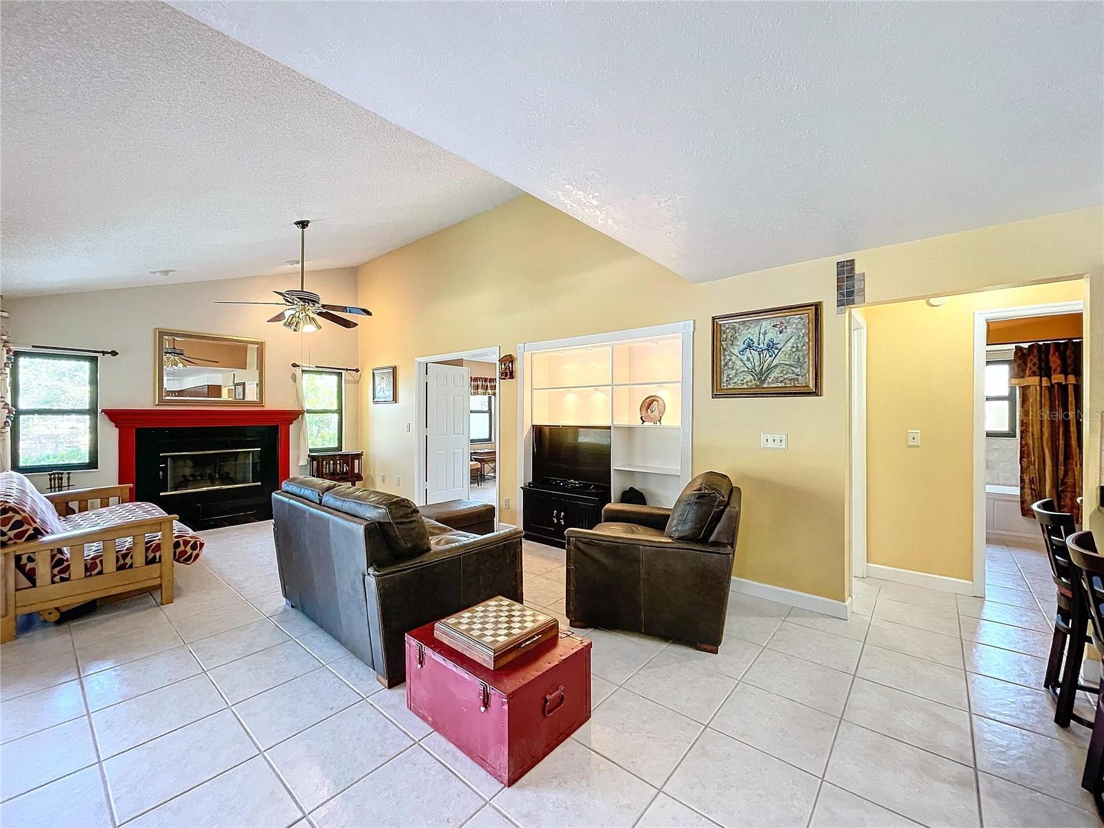 Listing photo id 17 for 1334 Windsor Way