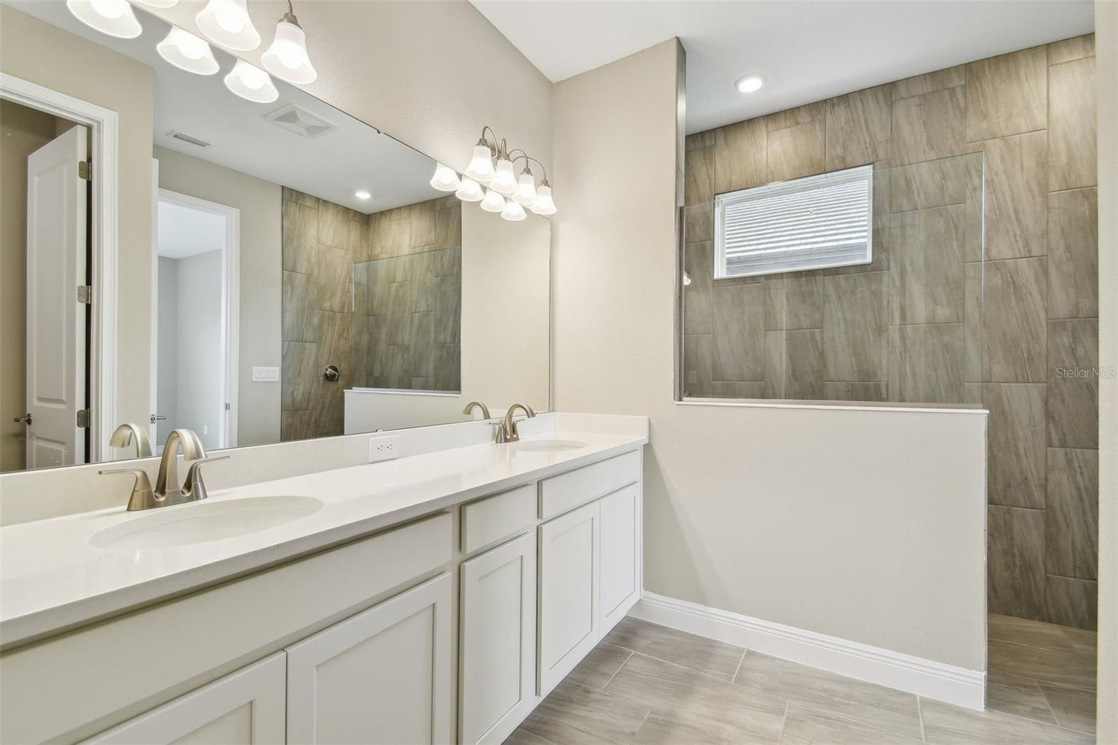Listing photo id 15 for 2416 Wise River Lane