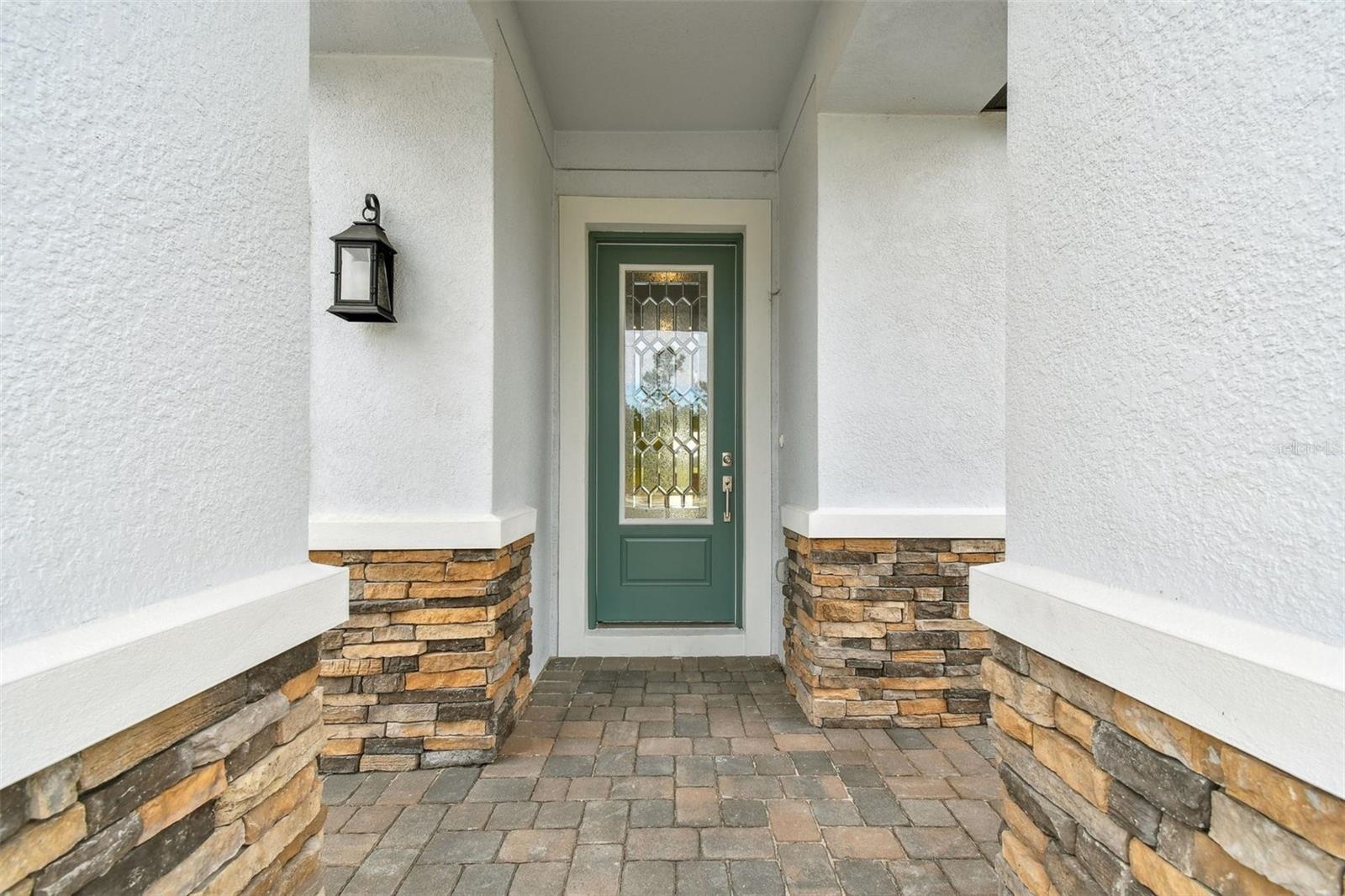 Listing photo id 1 for 2416 Wise River Lane