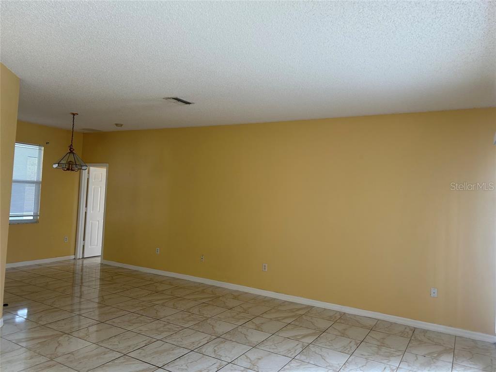 Image 11 of 16 For 212 Abbotsbury Drive