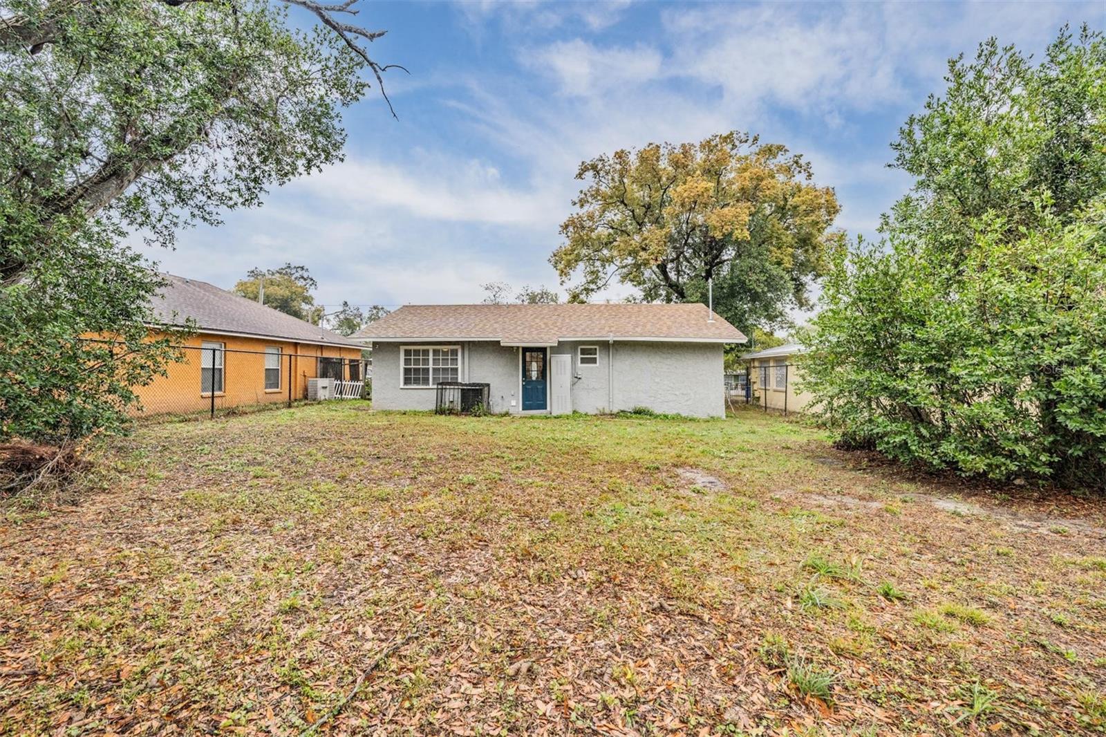 Listing photo id 18 for 3409 Comanche Avenue