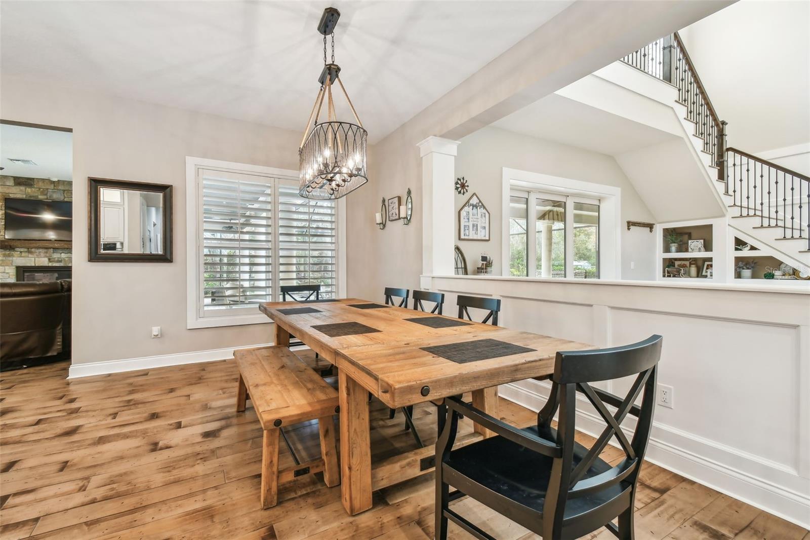 Listing photo id 11 for 2315 Dovewood Estates Court