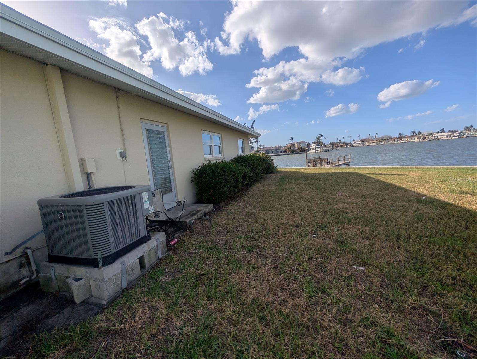 Listing photo id 23 for 495 Bath Club Boulevard N