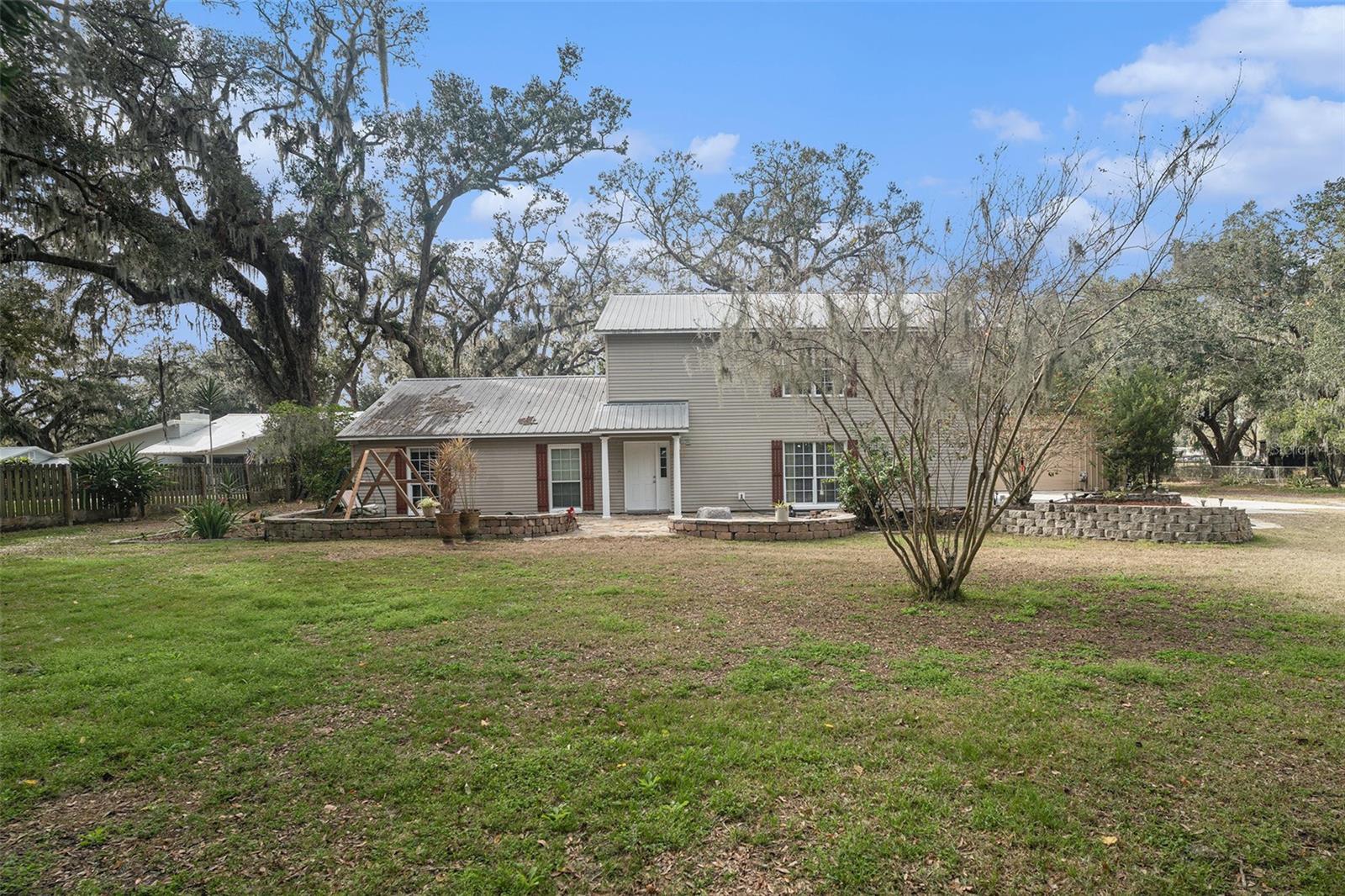 Listing photo id 31 for 8575 Carey Road