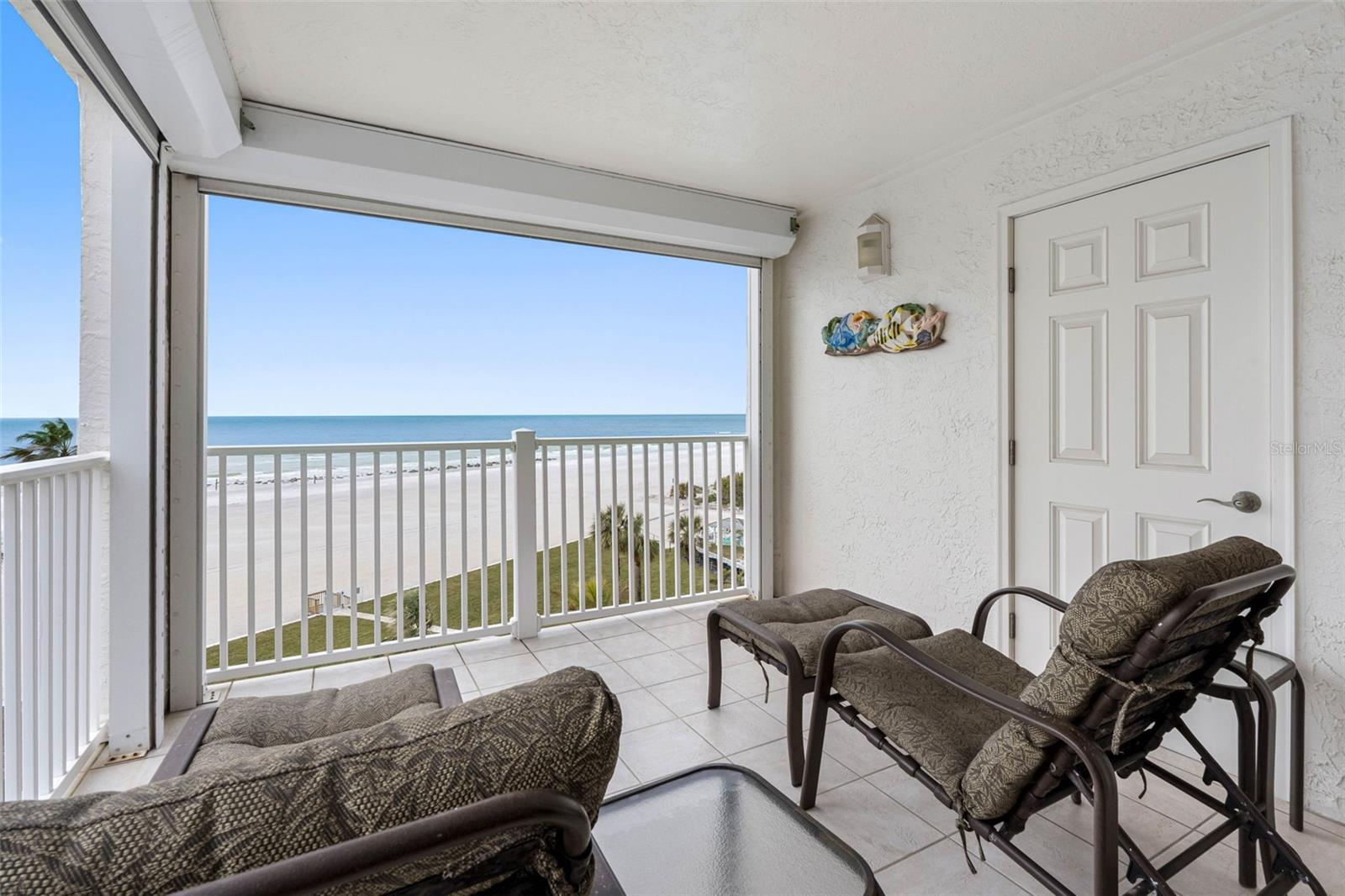 Image 11 of 52 For 17980 Gulf Boulevard 501