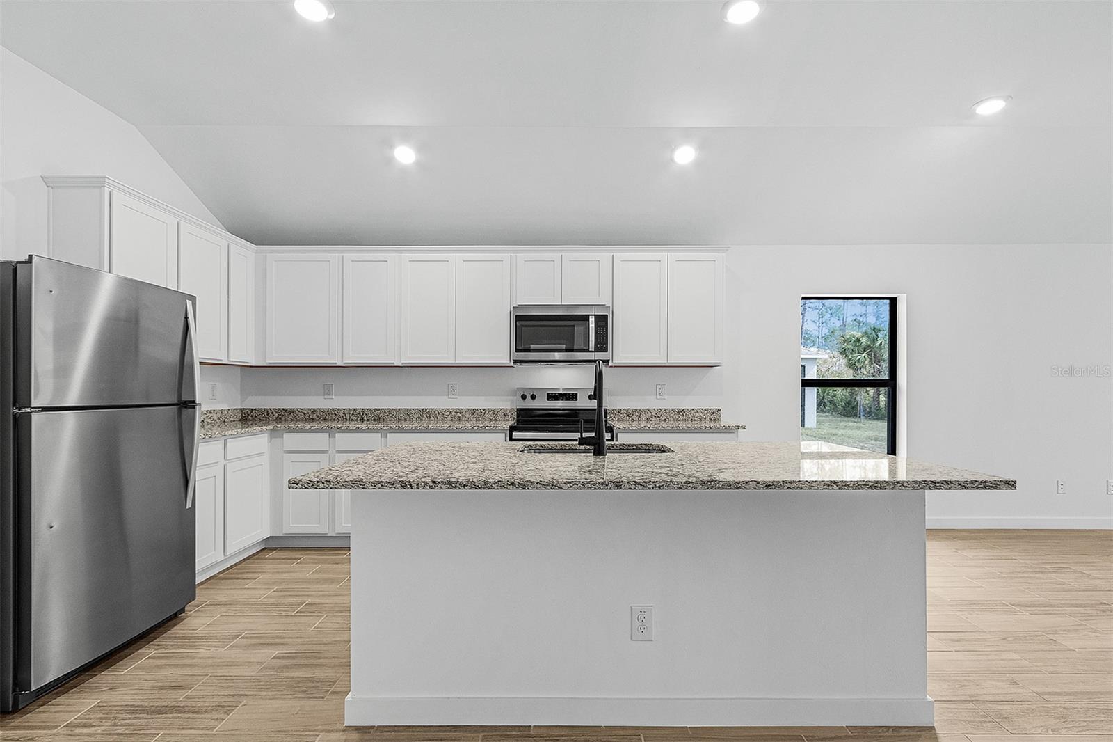 Image 7 of 20 For 3355 Moncrief Avenue