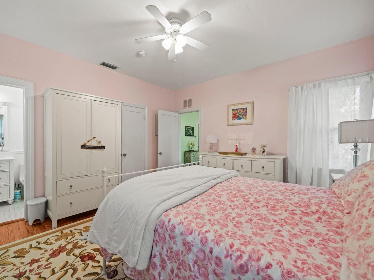 Image 16 of 26 For 320 Madison Avenue