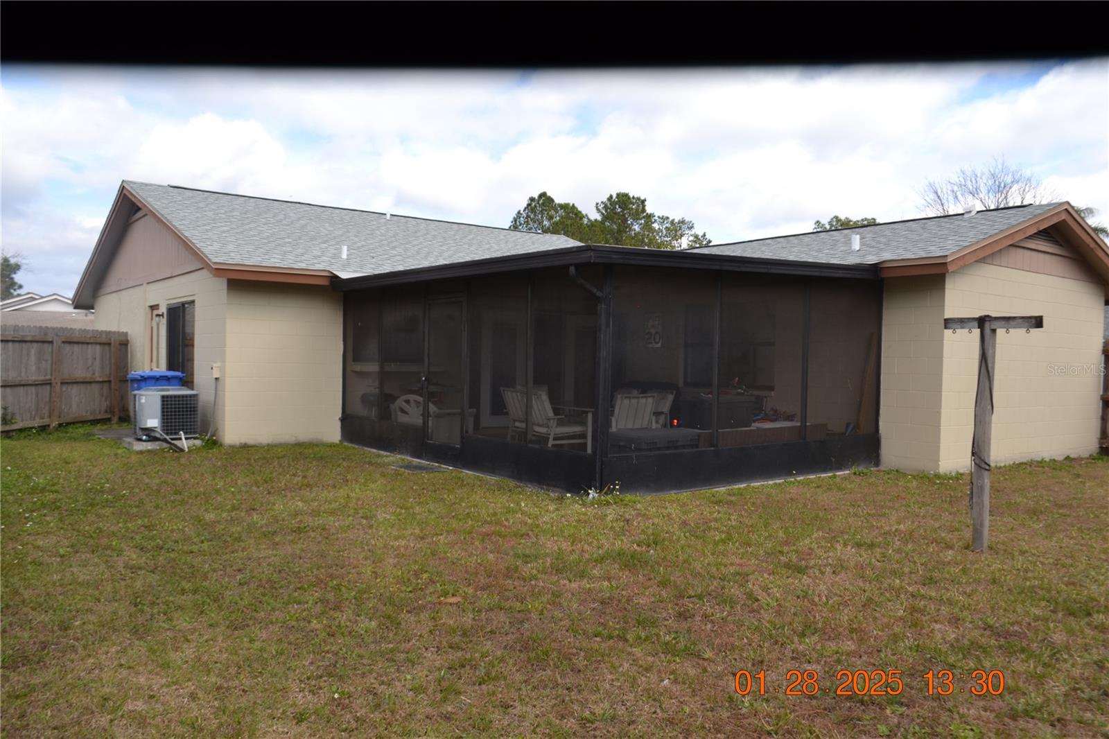 Listing photo id 11 for 10611 Fairfield Village Drive