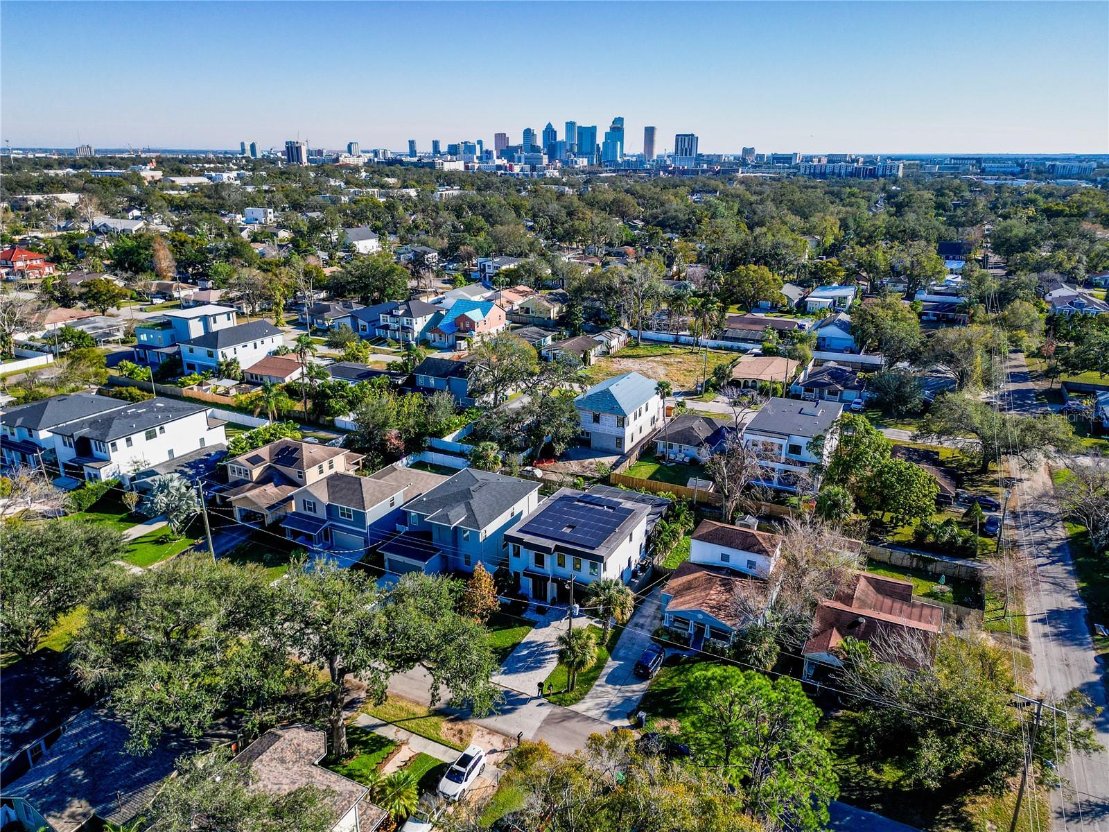 Listing photo id 57 for 818 Adalee Street