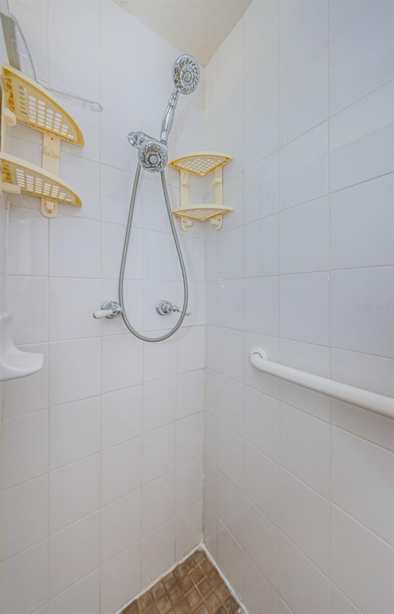 Image 19 of 57 For 4154 57th Street N 173