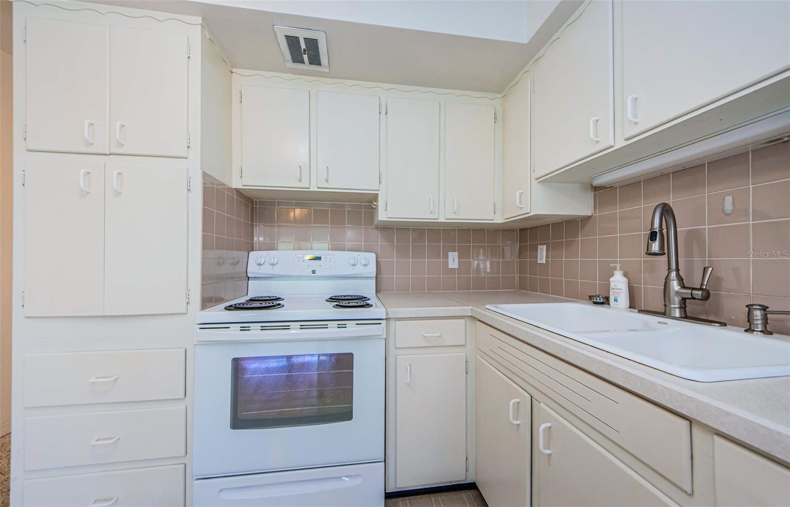 Image 23 of 57 For 4154 57th Street N 173