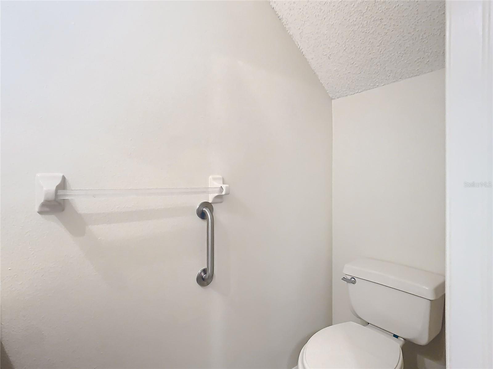 Listing photo id 22 for 5832 Red Cedar Lane