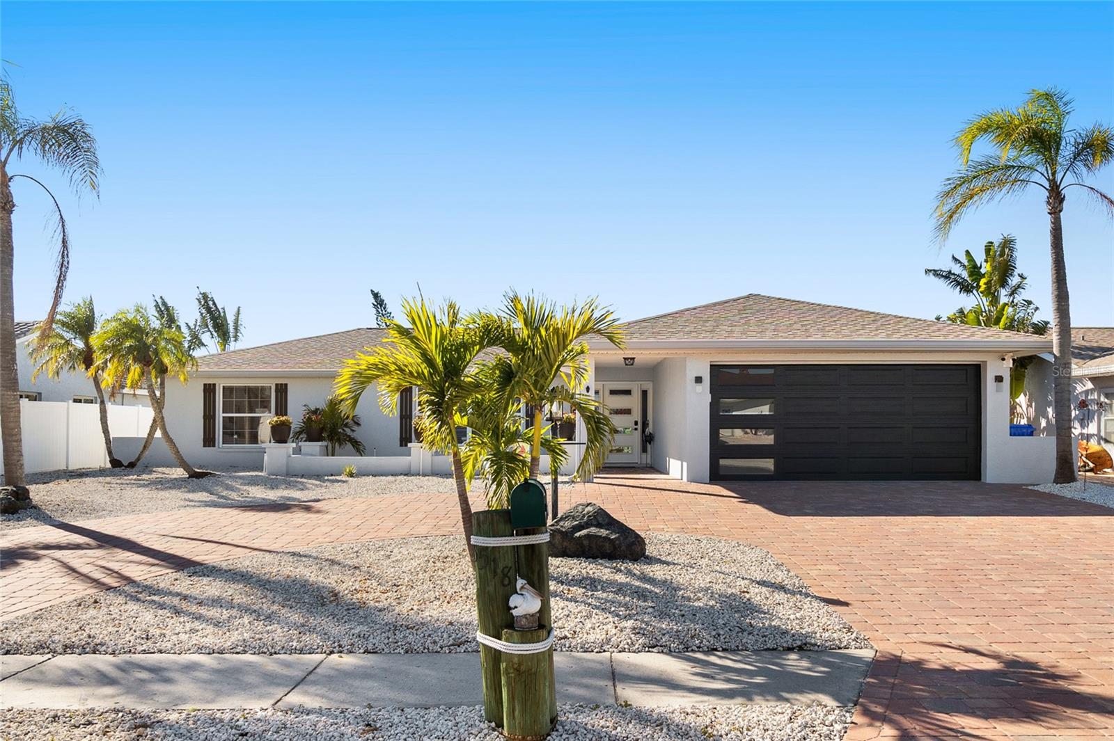 Image 4 of 40 For 6518 Senegal Palm Way