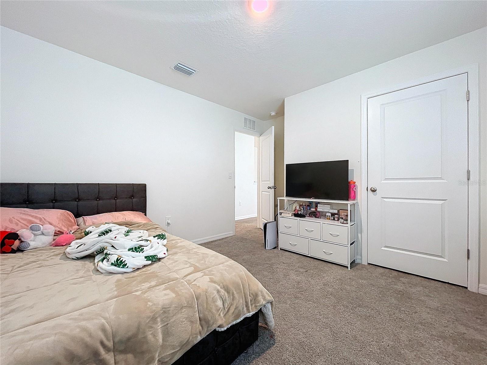 Listing photo id 26 for 16779 Sunburst Lake Street