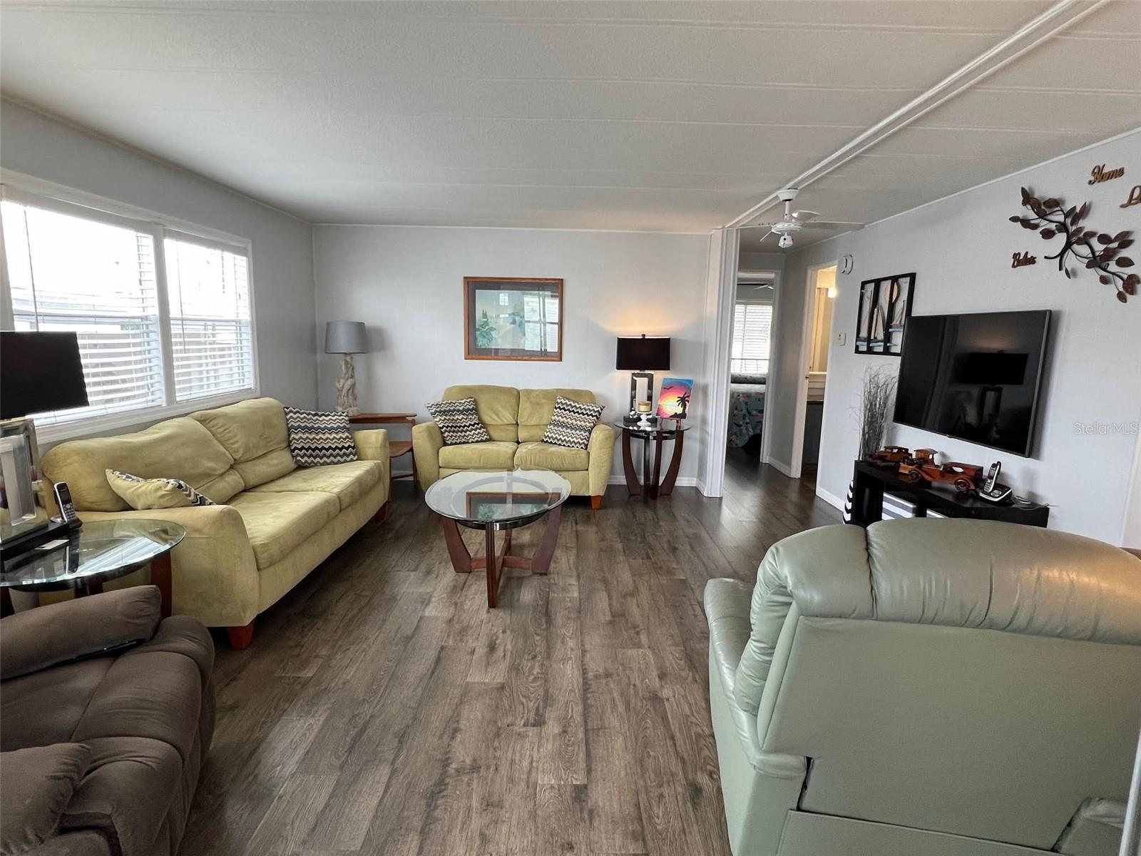 Image 13 of 26 For 12766 Seminole Boulevard 38