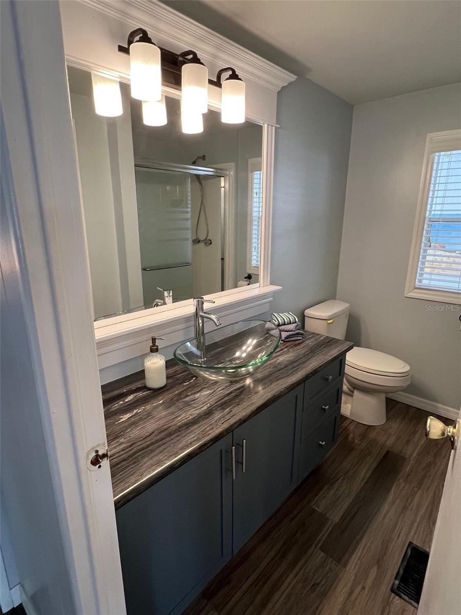 Image 17 of 26 For 12766 Seminole Boulevard 38