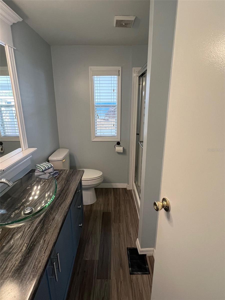 Image 18 of 26 For 12766 Seminole Boulevard 38