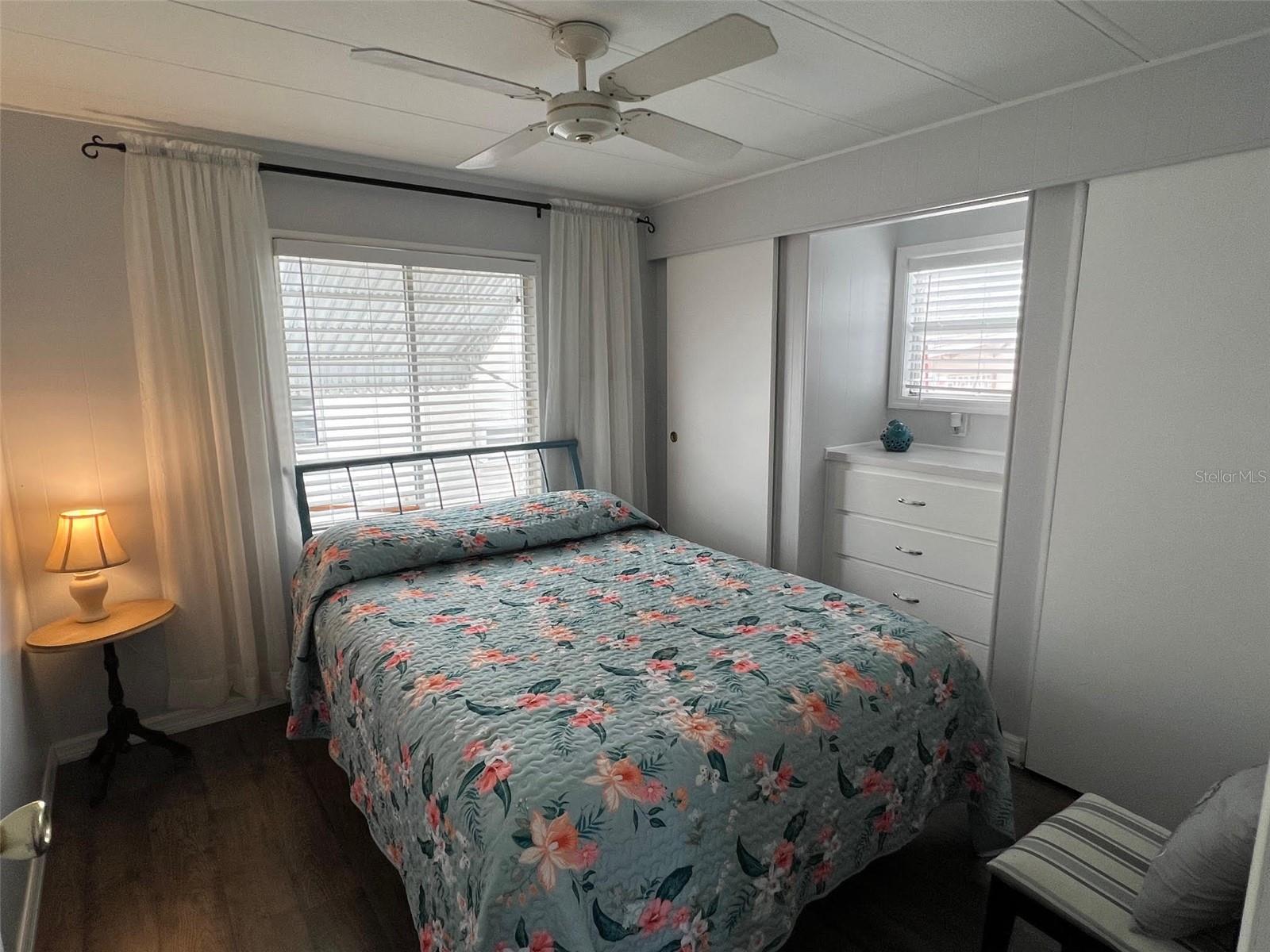 Image 21 of 26 For 12766 Seminole Boulevard 38