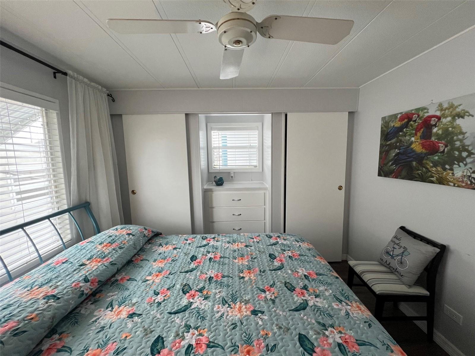Image 22 of 26 For 12766 Seminole Boulevard 38
