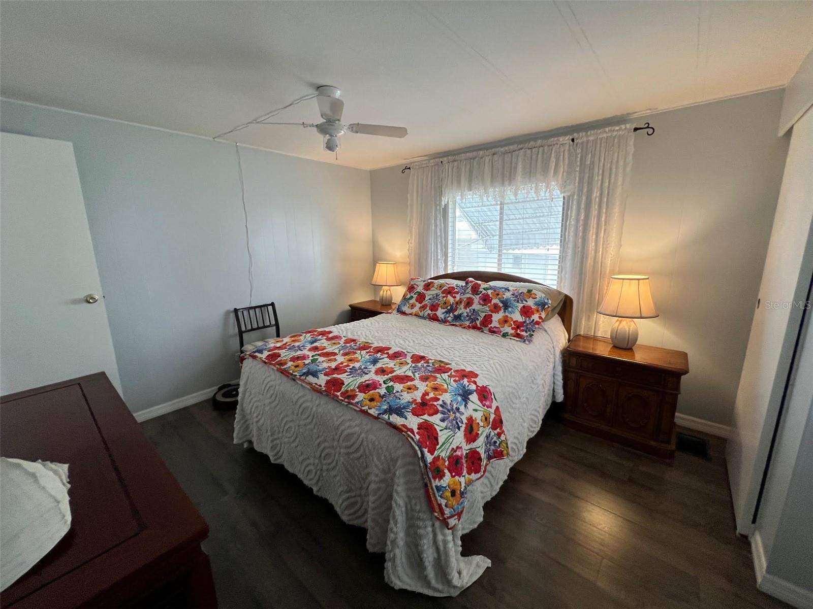 Image 24 of 26 For 12766 Seminole Boulevard 38