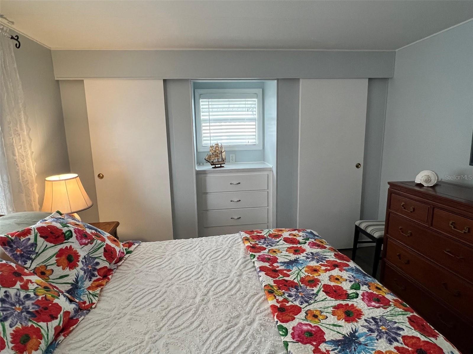 Image 25 of 26 For 12766 Seminole Boulevard 38