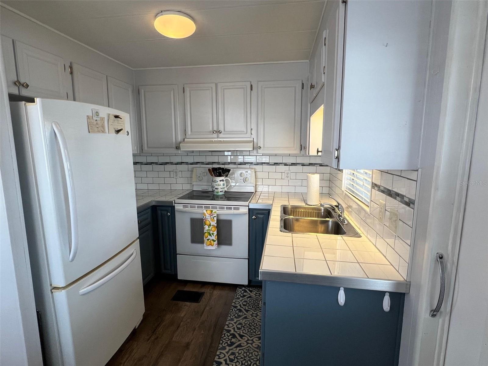Image 8 of 26 For 12766 Seminole Boulevard 38