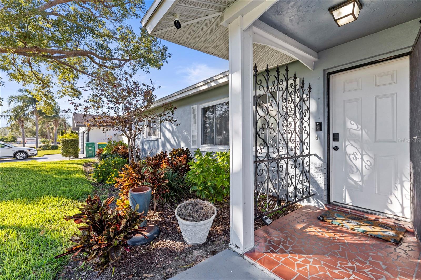 Listing photo id 2 for 14241 113th Avenue