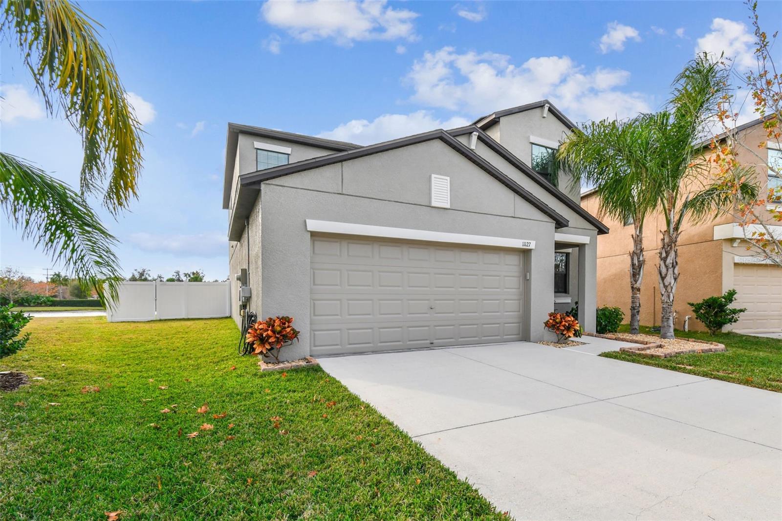 Listing photo id 1 for 11127 Hudson Hills Lane
