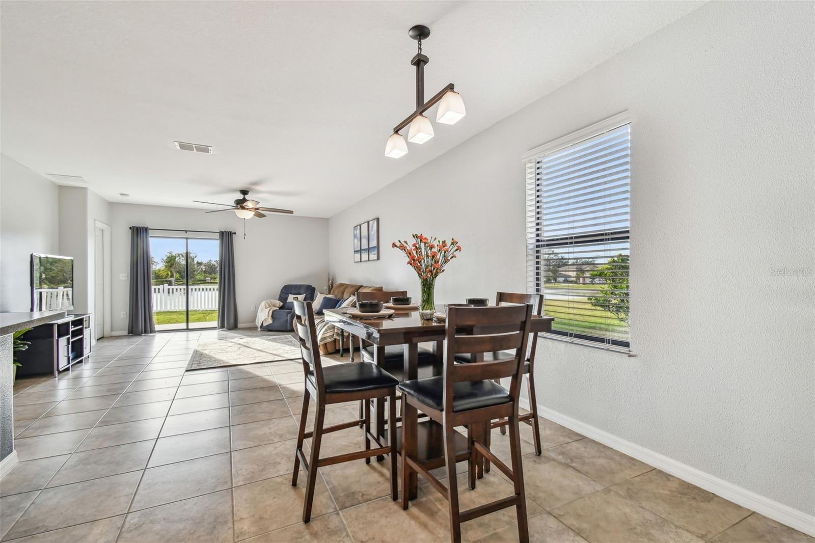 Listing photo id 4 for 11127 Hudson Hills Lane
