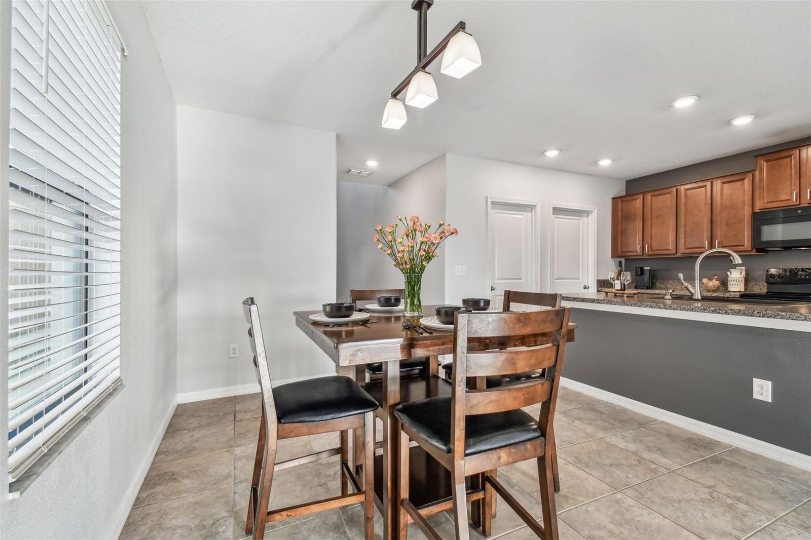 Listing photo id 6 for 11127 Hudson Hills Lane