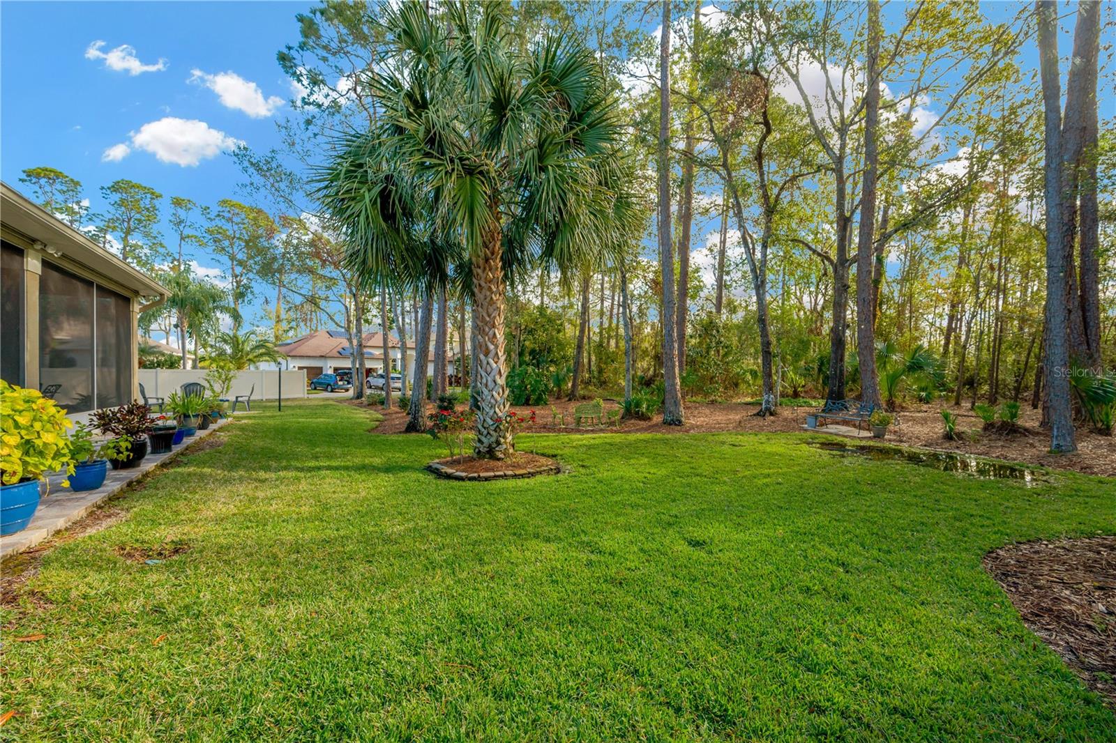 Listing photo id 26 for 1748 Highland Oaks Boulevard