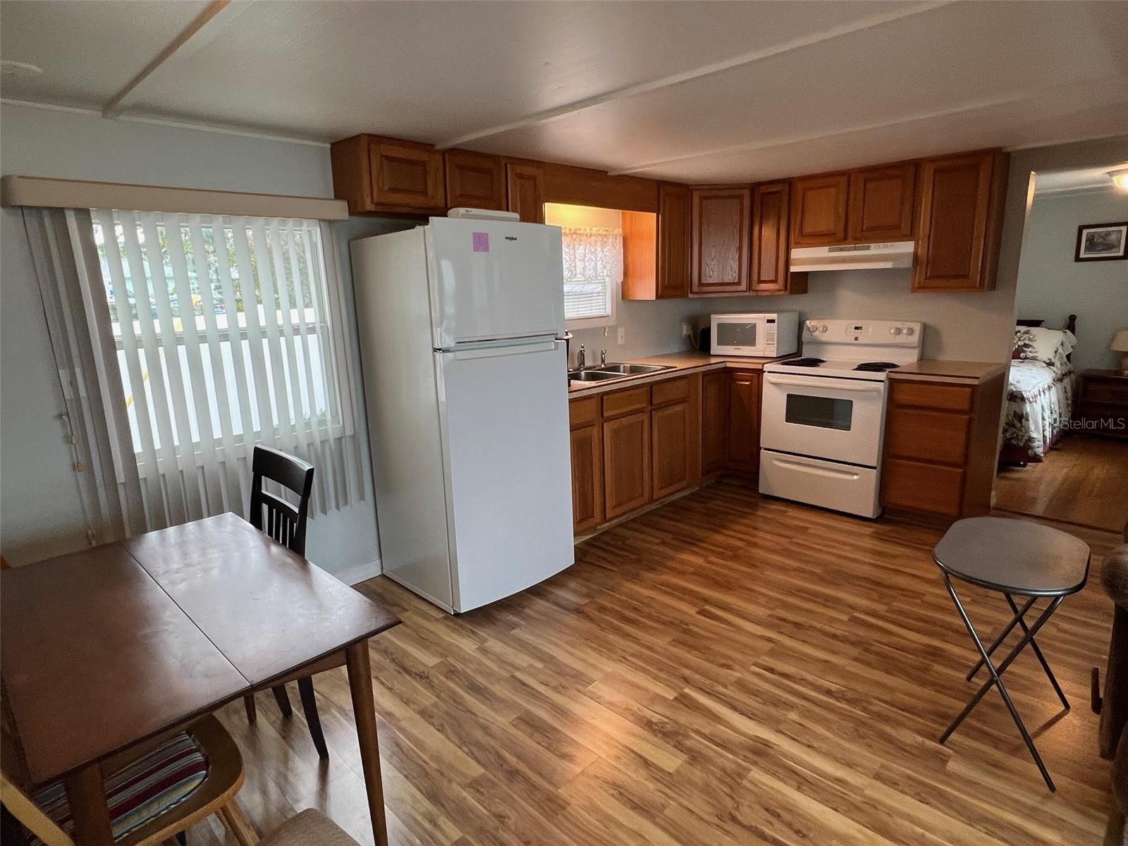 Image 12 of 22 For 12674 Seminole Boulevard S10