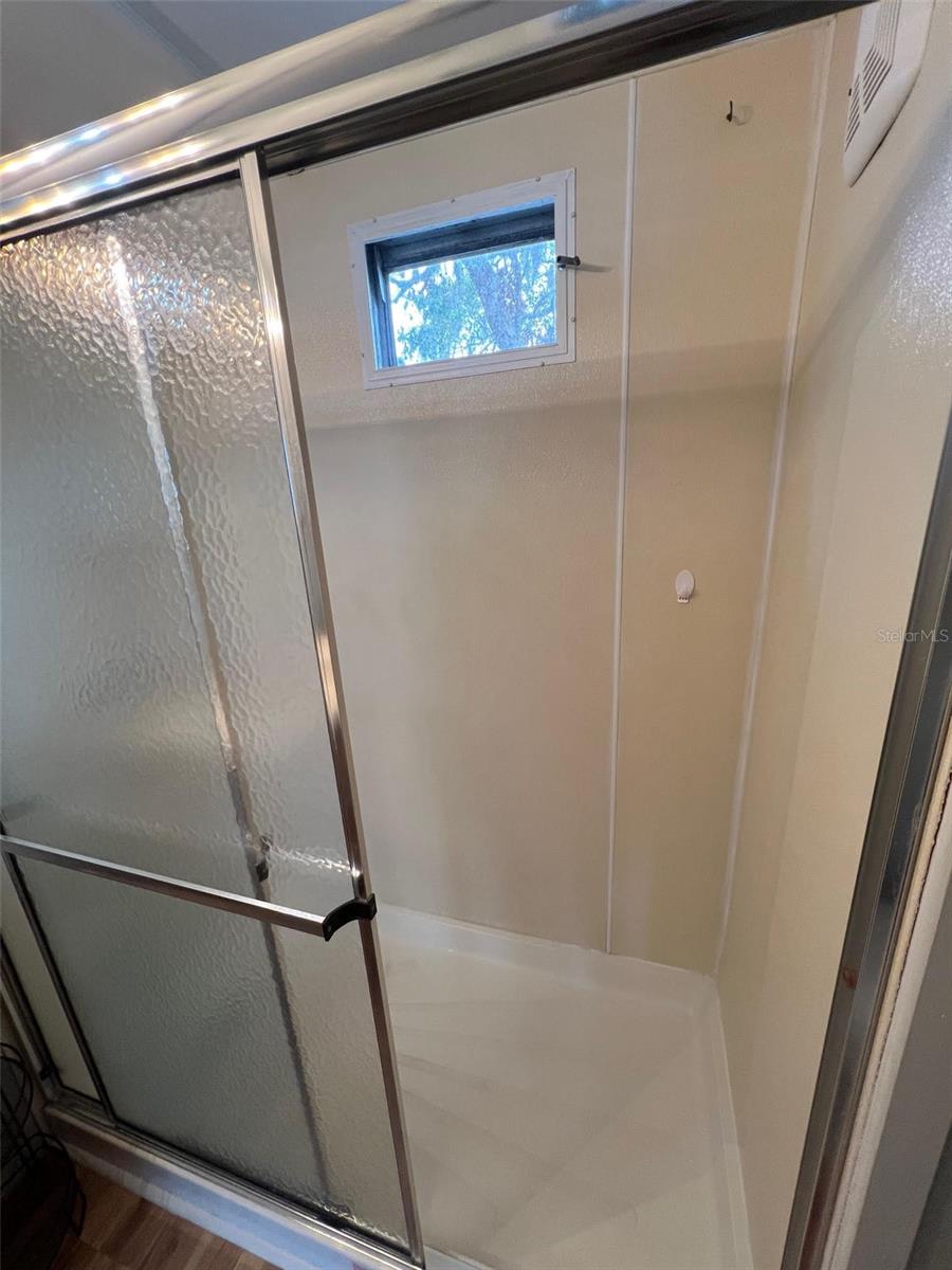 Image 16 of 22 For 12674 Seminole Boulevard S10