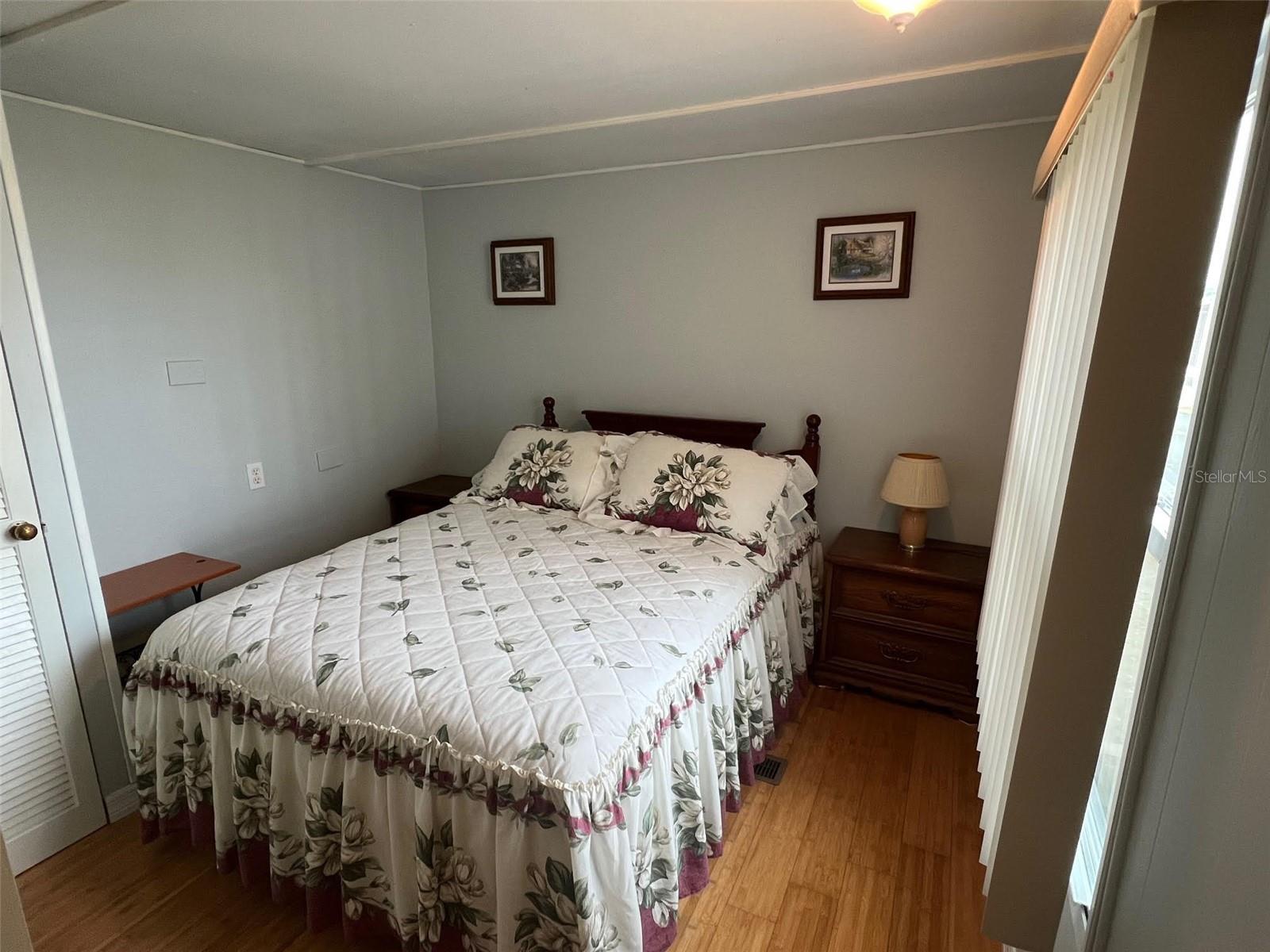 Image 20 of 22 For 12674 Seminole Boulevard S10