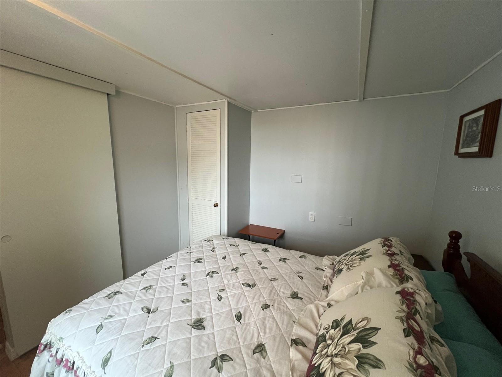 Image 22 of 22 For 12674 Seminole Boulevard S10