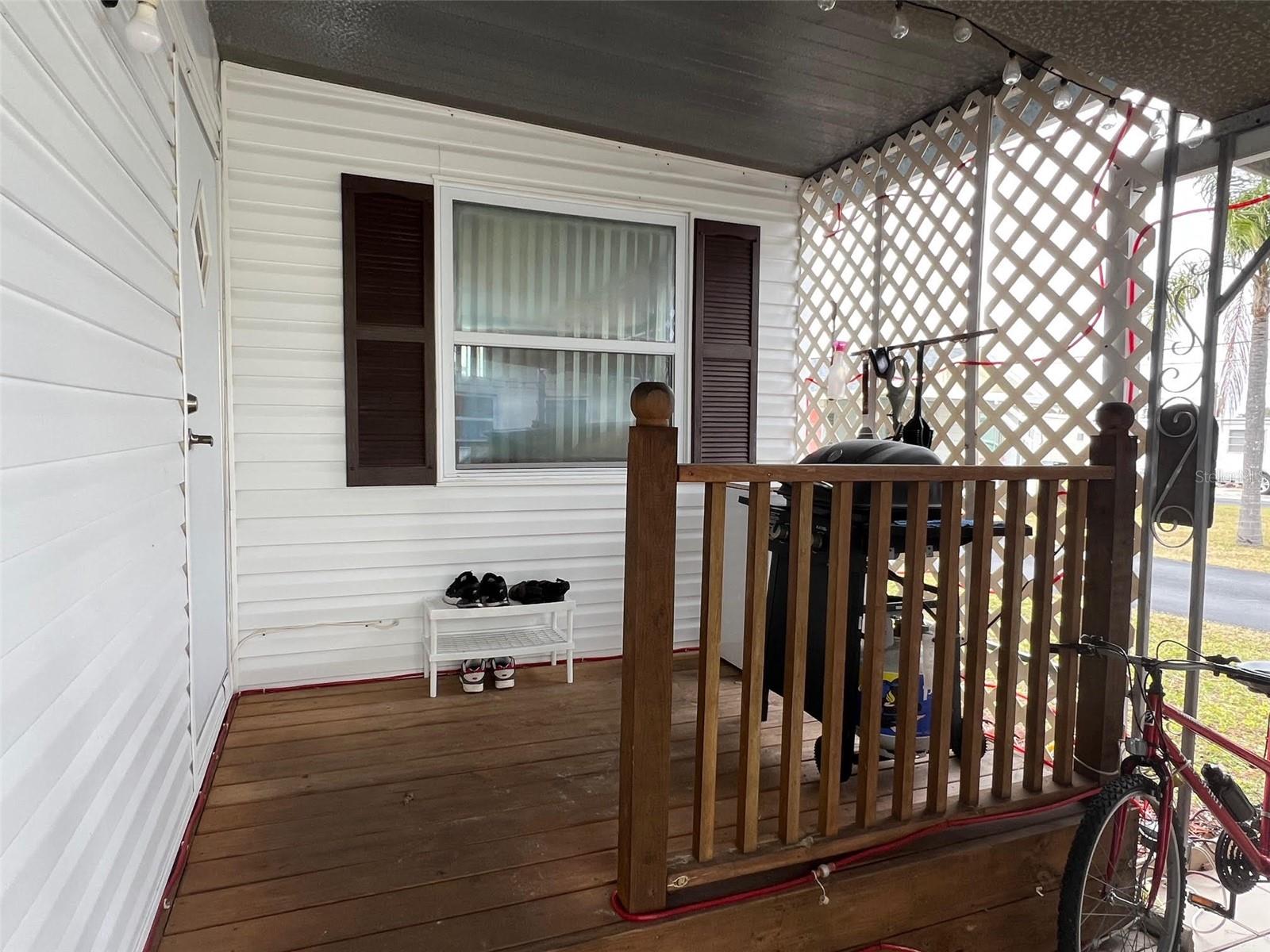Image 5 of 22 For 12674 Seminole Boulevard S10