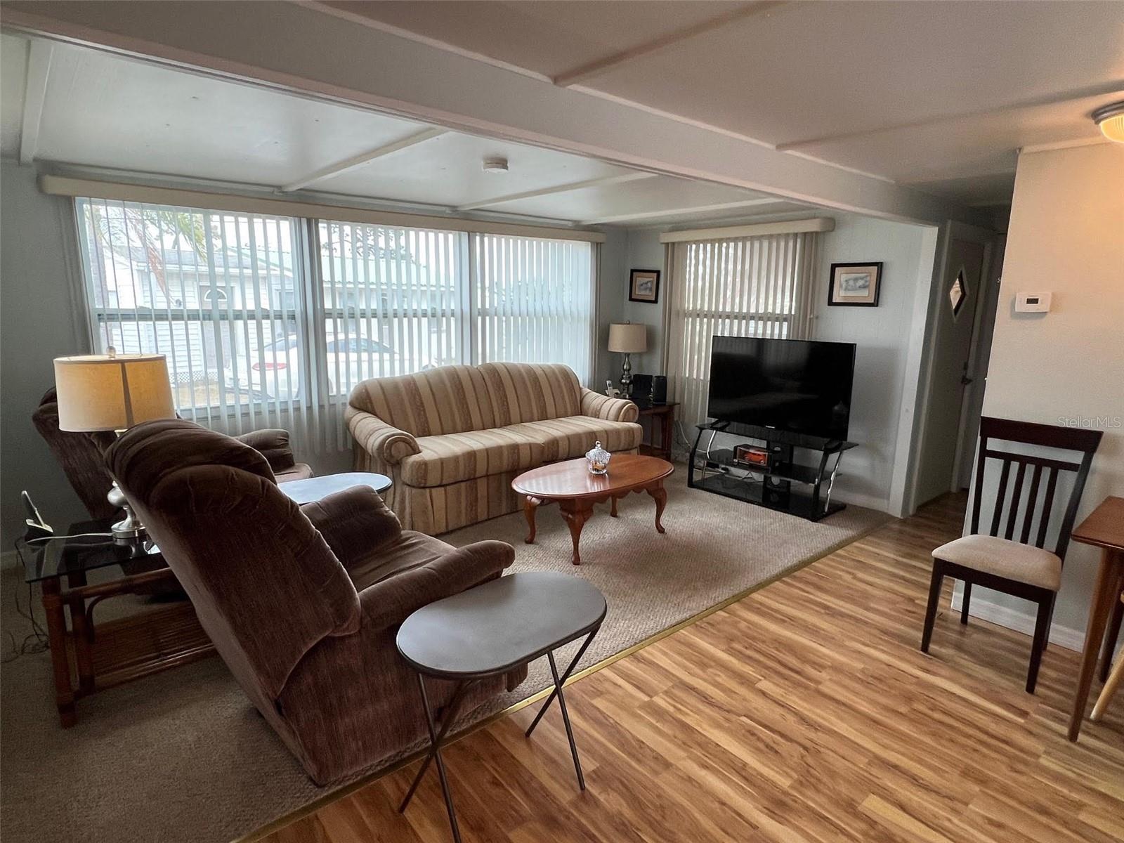 Image 8 of 22 For 12674 Seminole Boulevard S10