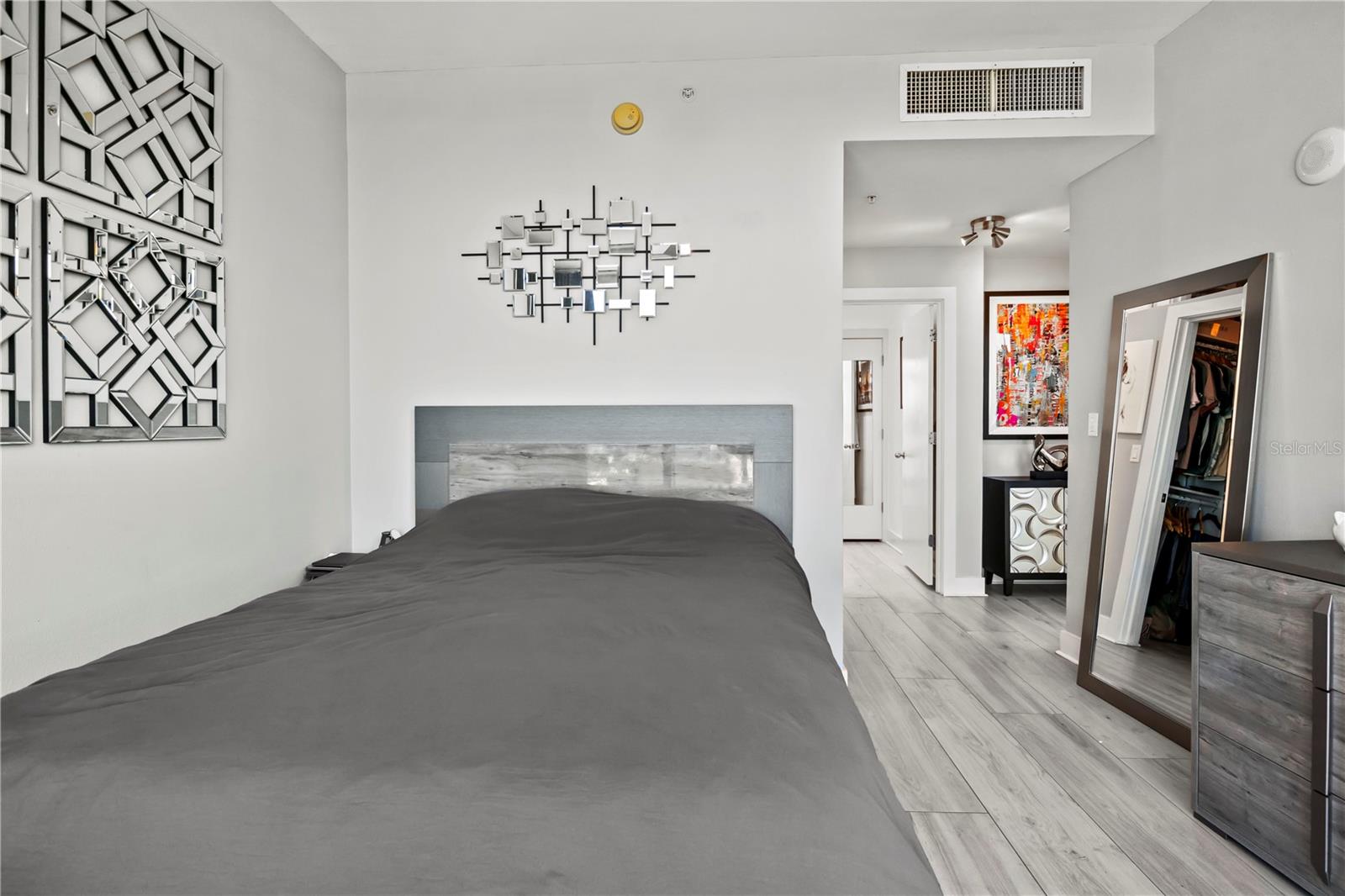 Listing photo id 35 for 1120 Kennedy Boulevard 1514