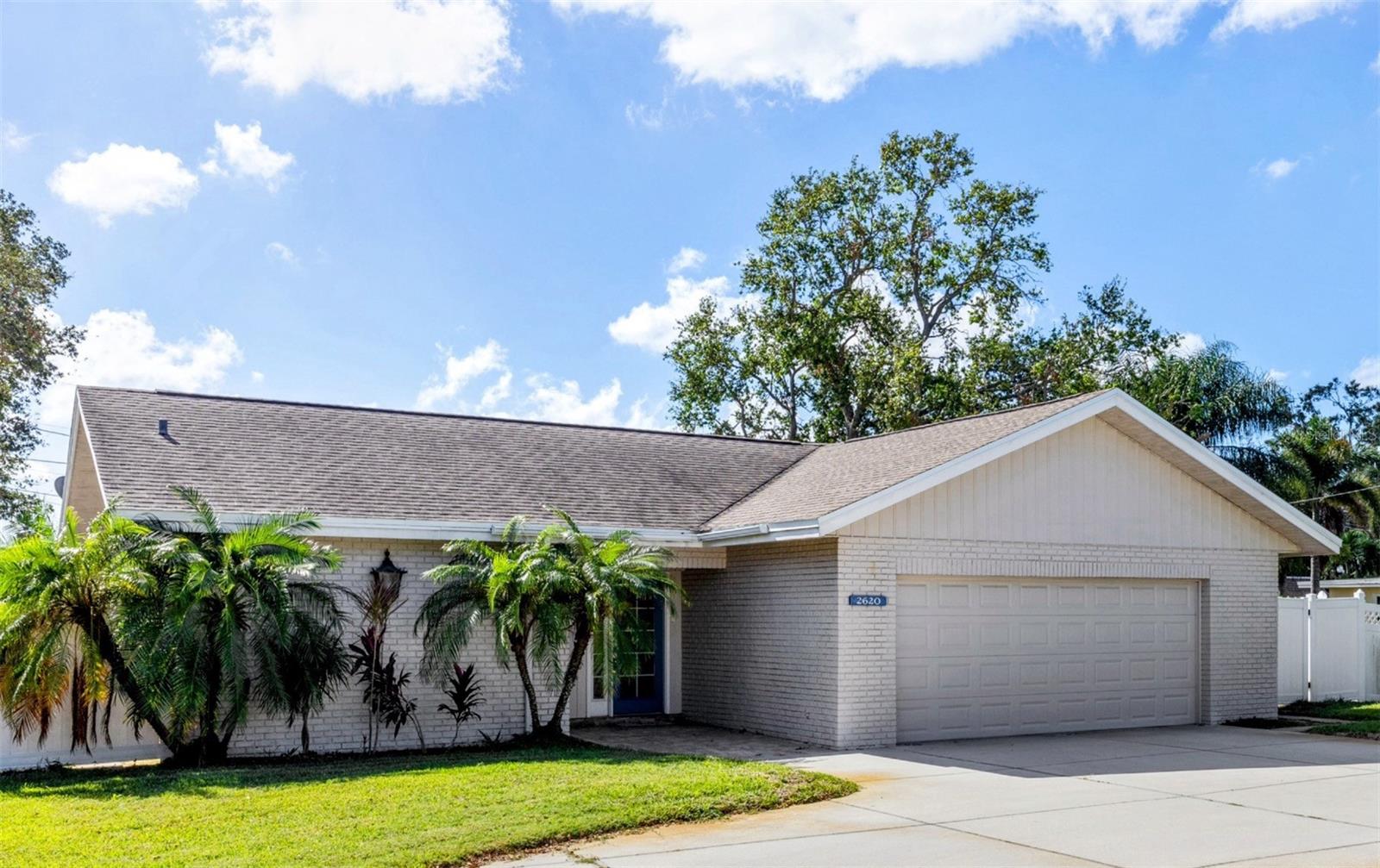 Listing photo id 45 for 2620 Renatta Drive