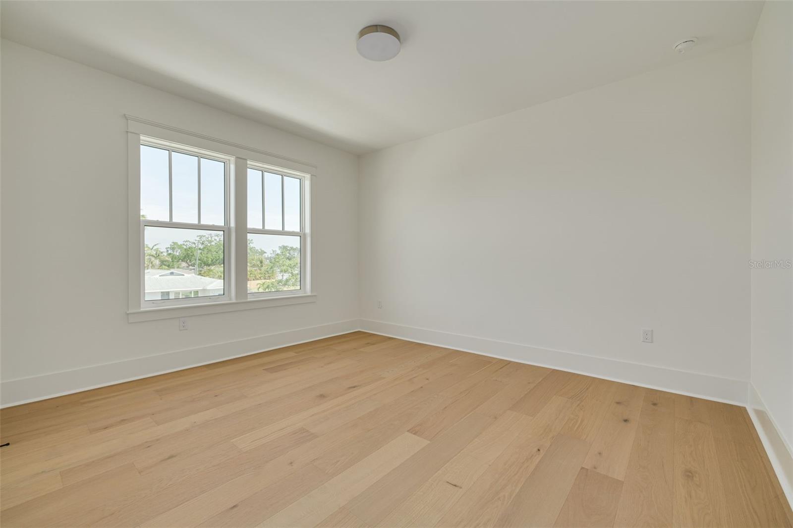 Image 48 of 64 For 323 Appian Way Ne