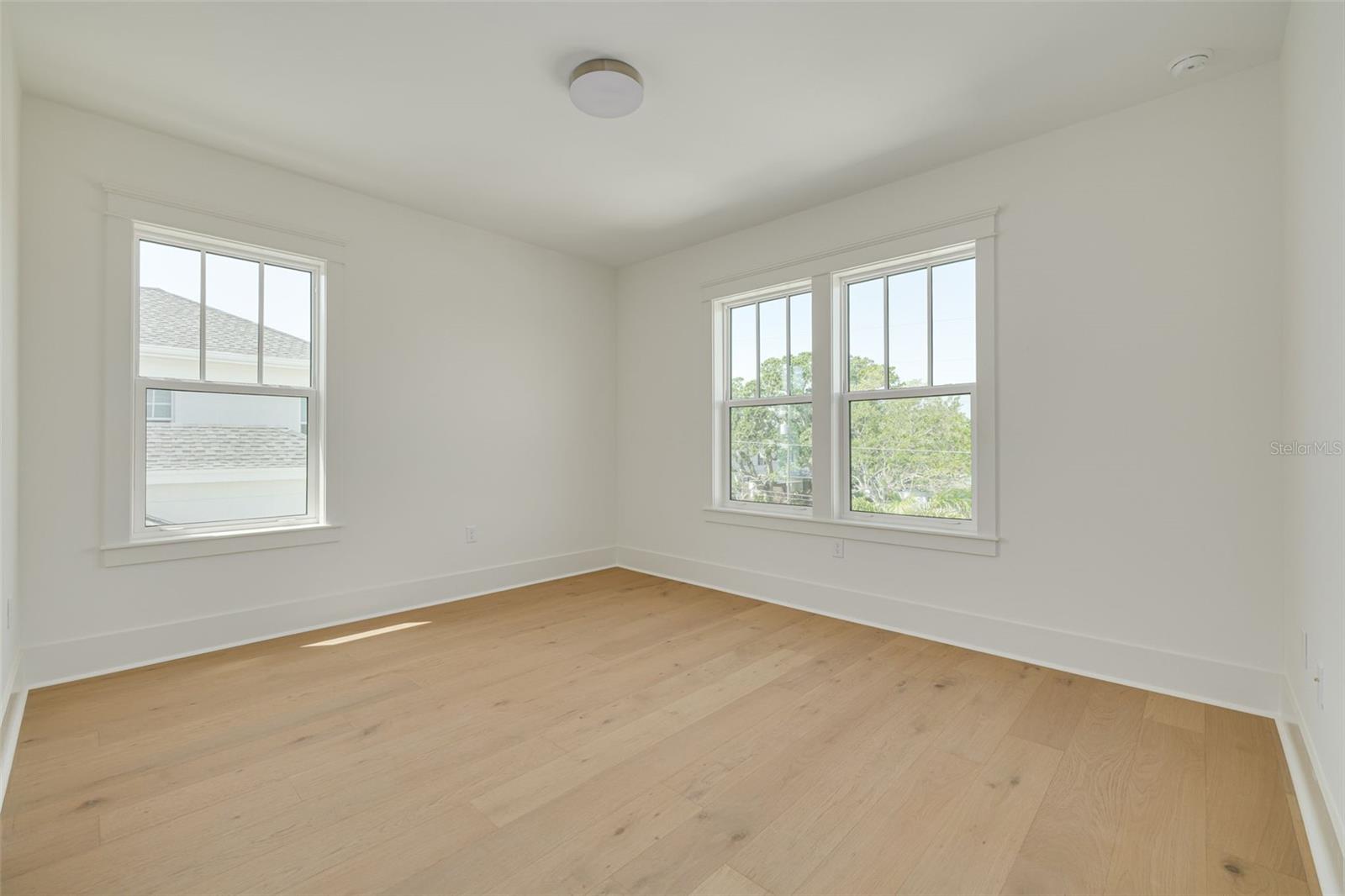 Image 57 of 64 For 323 Appian Way Ne