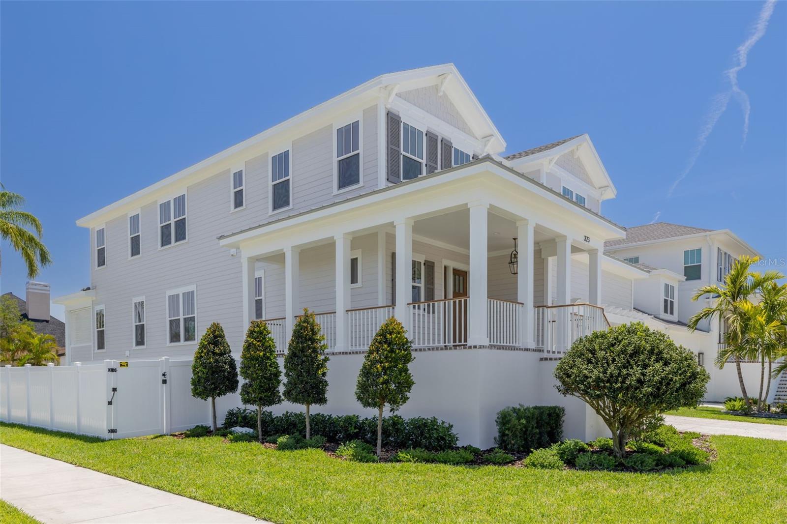 Listing photo id 64 for 323 Appian Way Ne