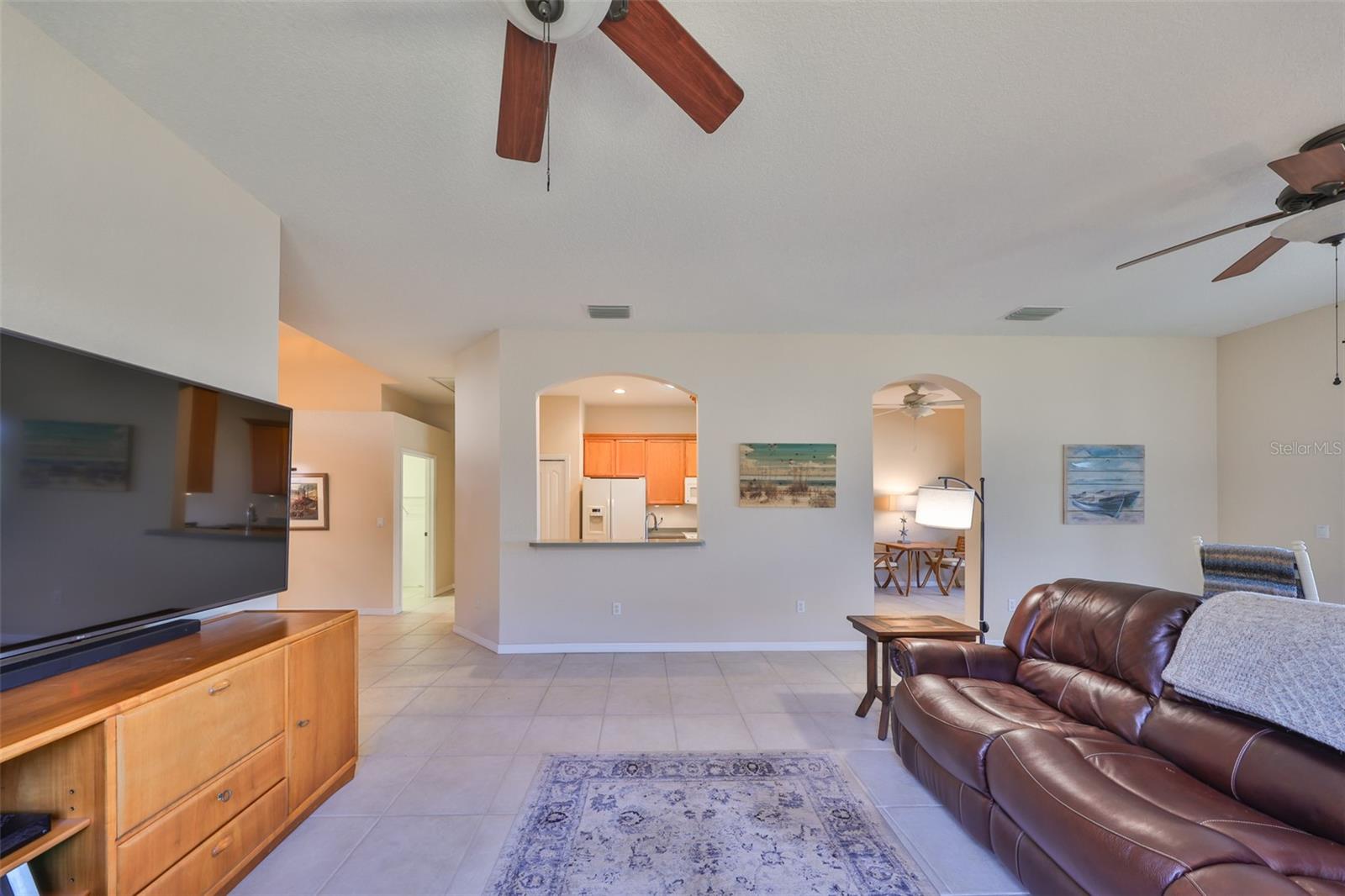 Image 11 of 35 For 1031 Emerald Dunes Drive