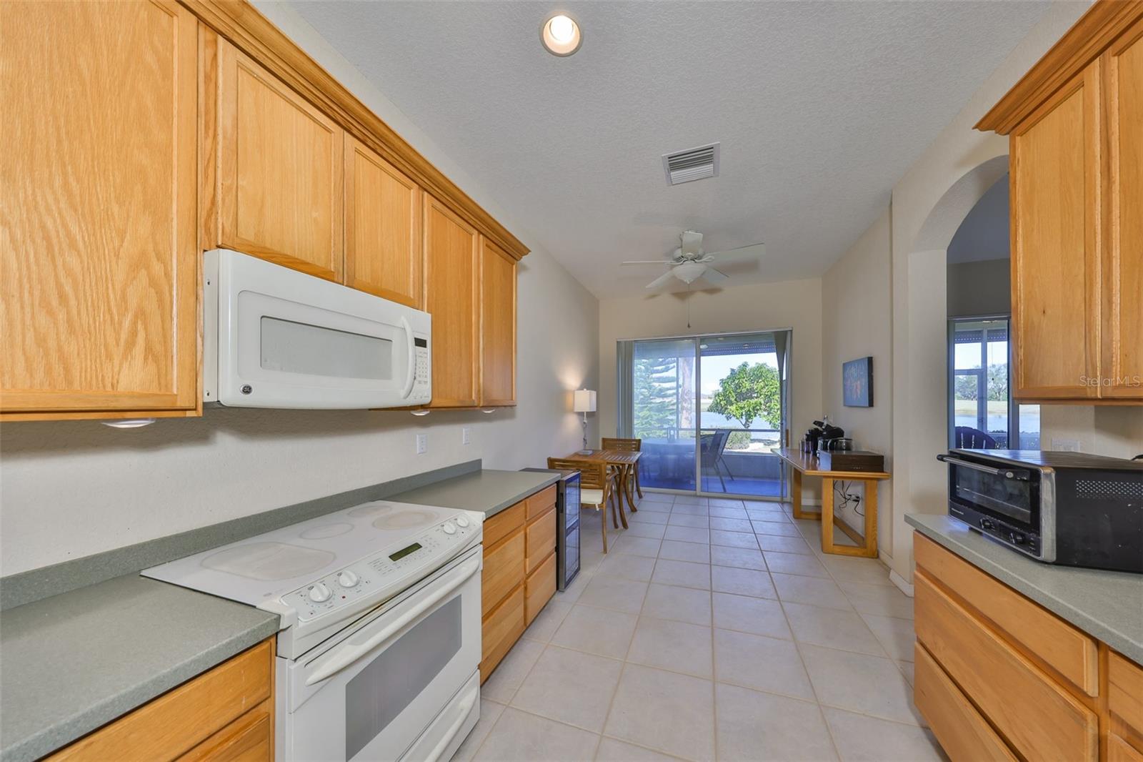 Image 16 of 35 For 1031 Emerald Dunes Drive