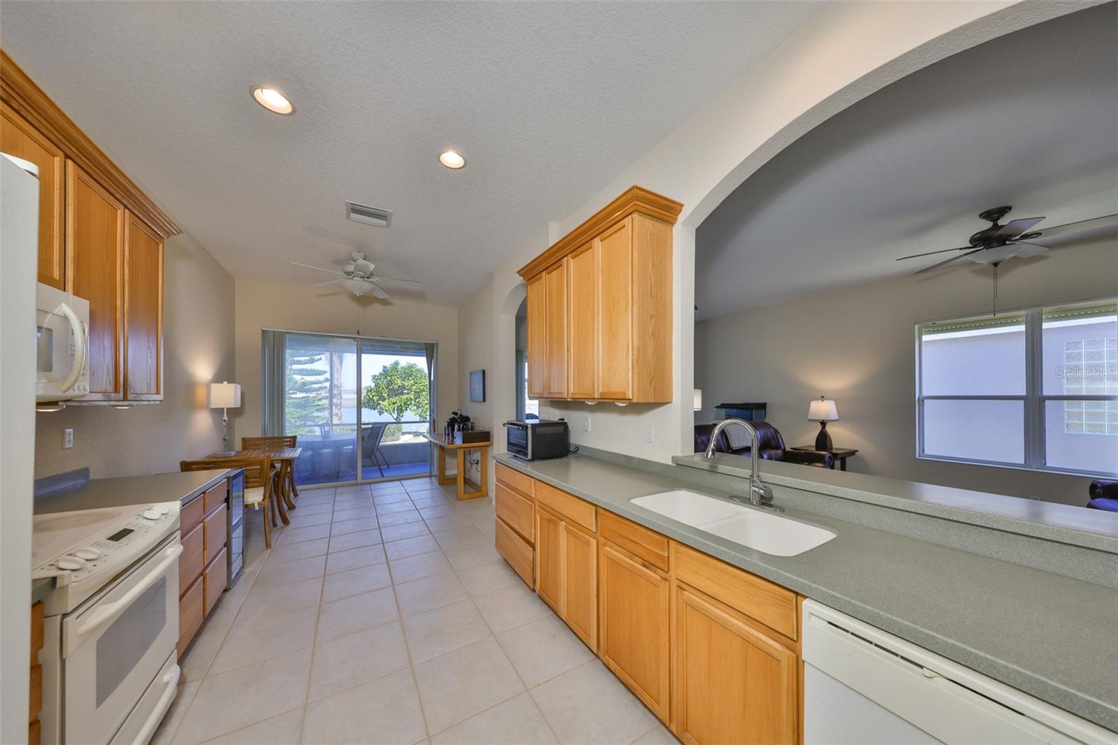 Image 17 of 35 For 1031 Emerald Dunes Drive